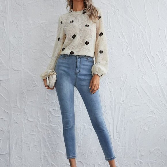 Embroidered Lacey Blouse with Floral Print - Picture 5 of 7